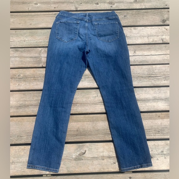 💙 Old Navy Curvy/Profile Mid-Rise Jeans - Size 12 Short - Dark Wash - Picture 5 of 6